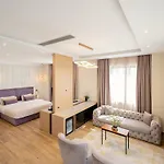 Gloria Palace & Golem (Tirana)