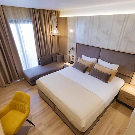 Hotel Gloria Palace & Golem (Tirana)