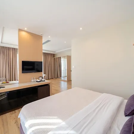 Gloria Palace & ホテル