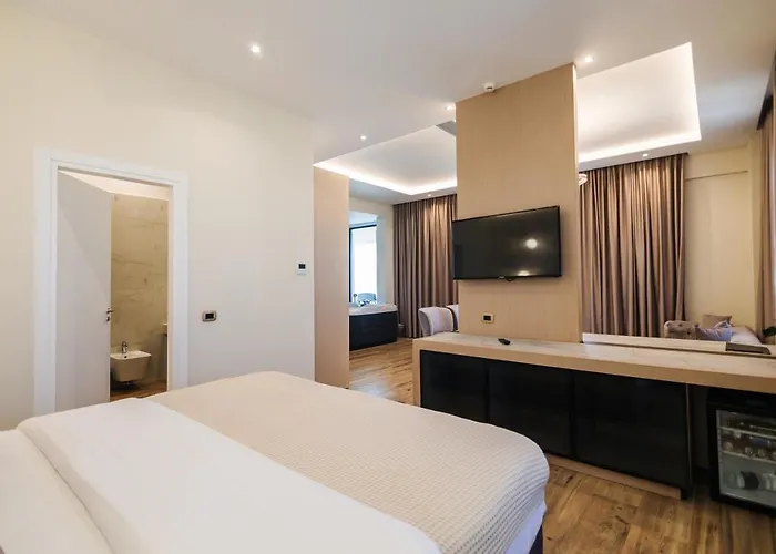 Gloria Palace & Golem (Tirana)