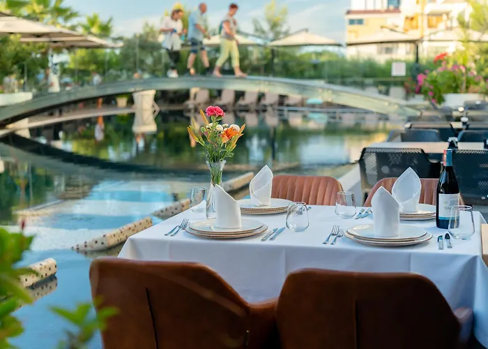 Gloria Palace & 5* Golem (Tirana)
