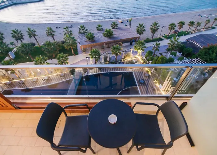 ホテル Gloria Palace & ゴーレム