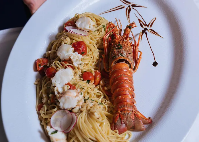 Gloria Palace & 5* Golem (Tirana)