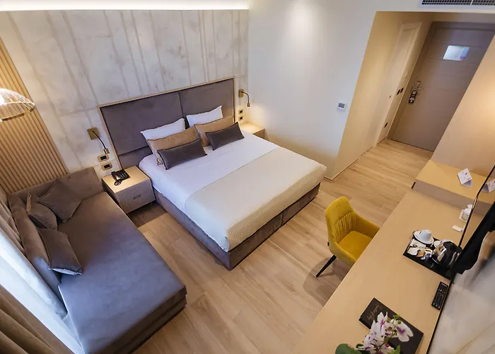 Otel Gloria Palace & Golem (Tirana)