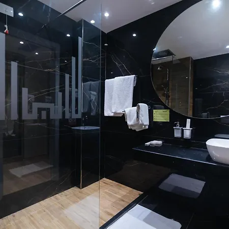 Gloria Palace & Golem (Tirana)