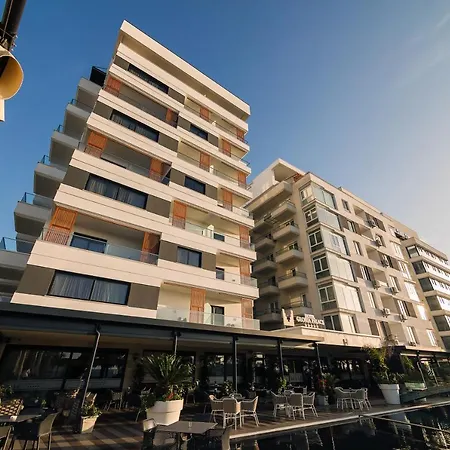 Gloria Palace & Golem (Tirana)