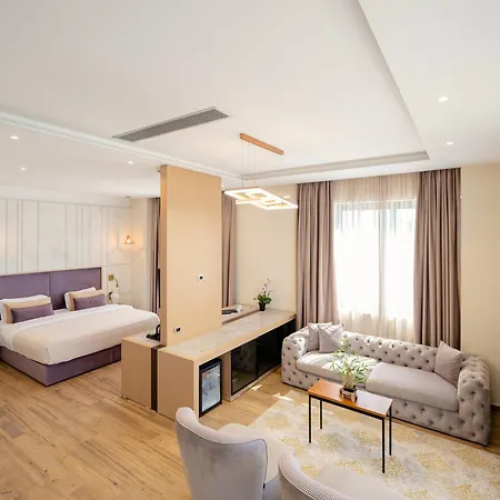 Gloria Palace & Golem (Tirana)