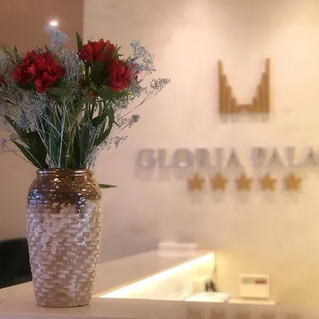 Gloria Palace & Отель Голем