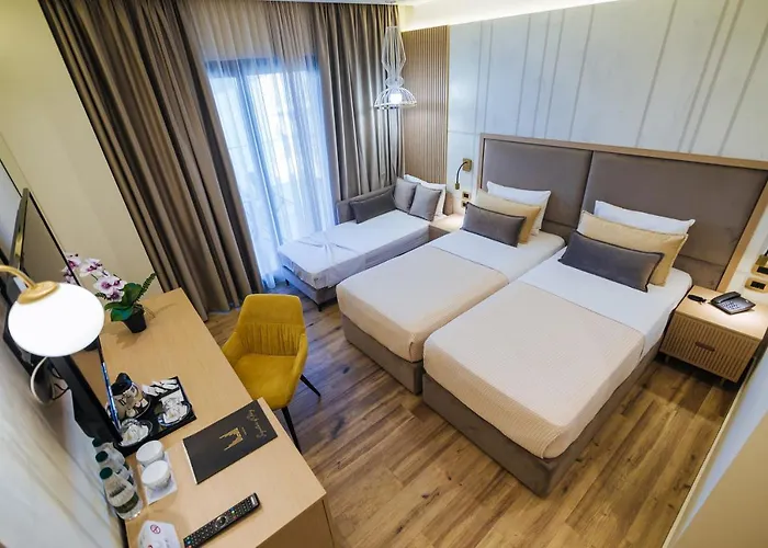 Gloria Palace & Hotel Golem (Tirana)