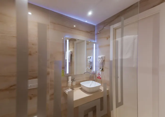 Gloria Palace & 골렘